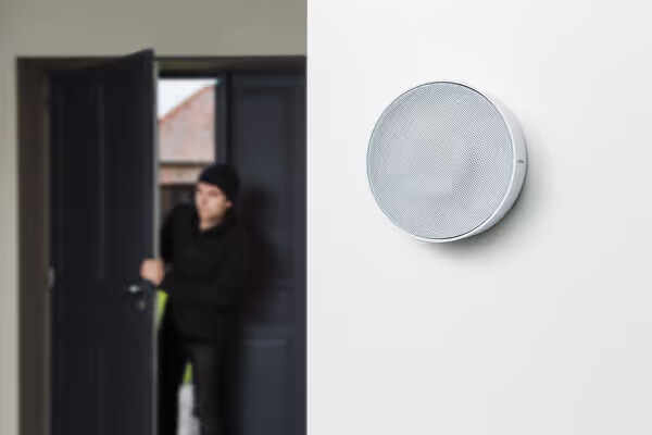 advance indoor camera pack - white indoor siren