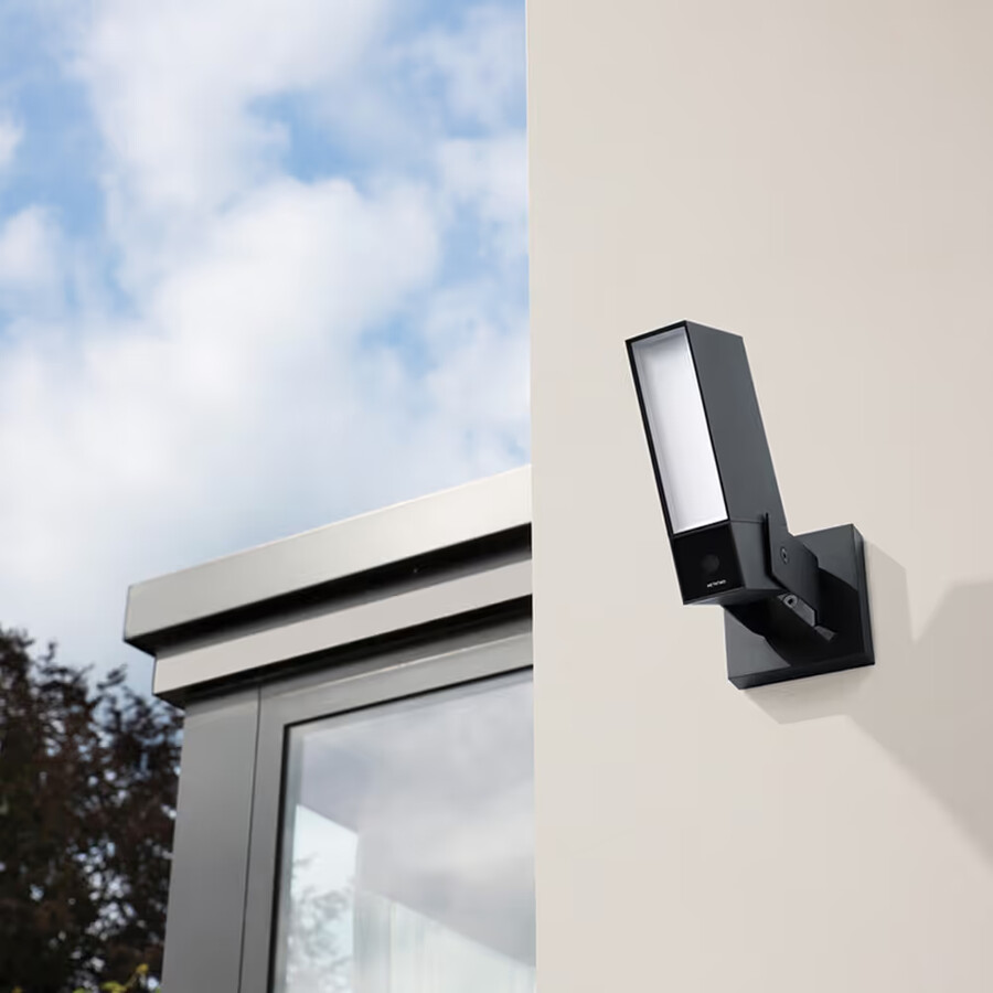 refurbished smart outdoor camera